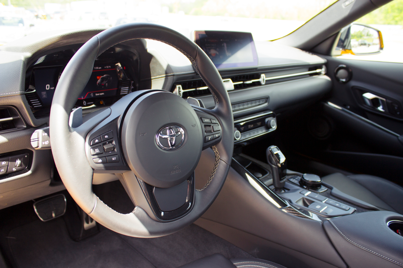 Illustration for article titled How the 2020 Toyota Supra Compares to the Toyota 86 in Real-World Driving